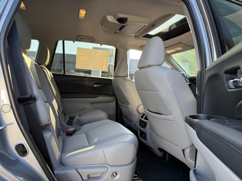 Honda Pilot Vehicle Image 14
