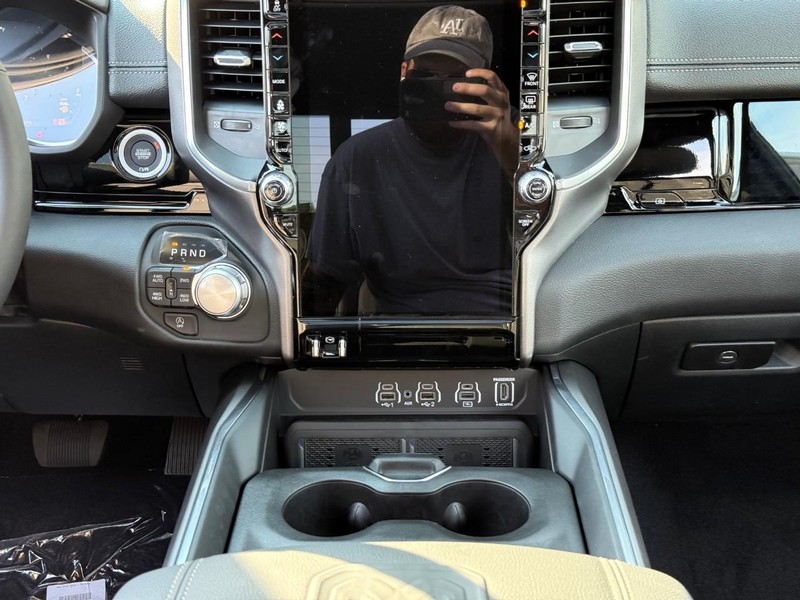 Ram 1500 Vehicle Image 12