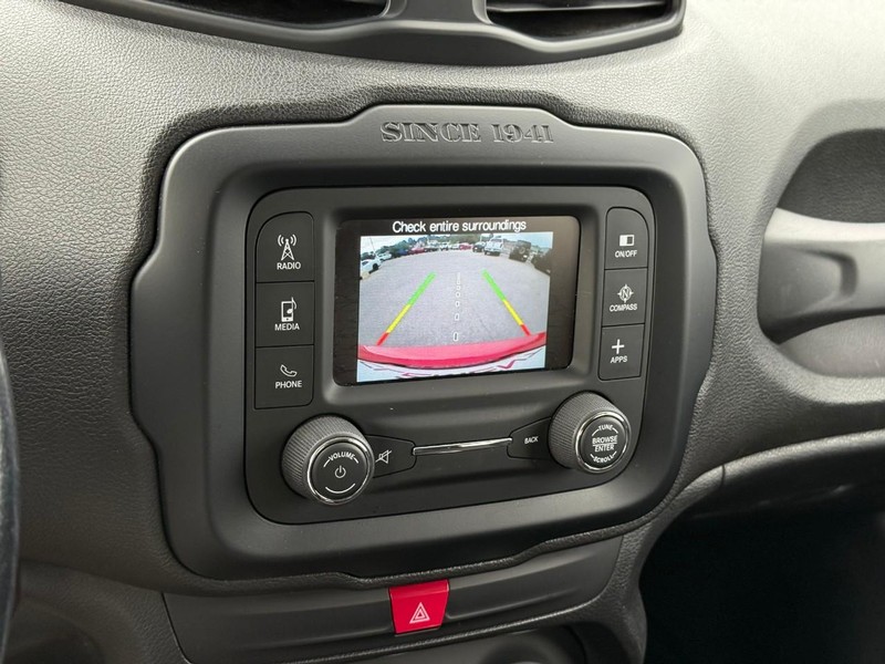 Jeep Renegade Vehicle Image 26