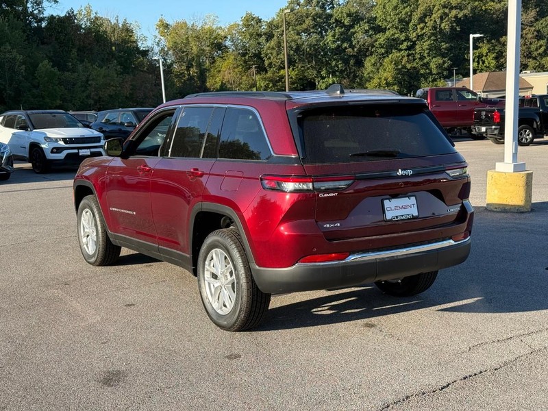 Jeep Grand Cherokee Vehicle Image 04