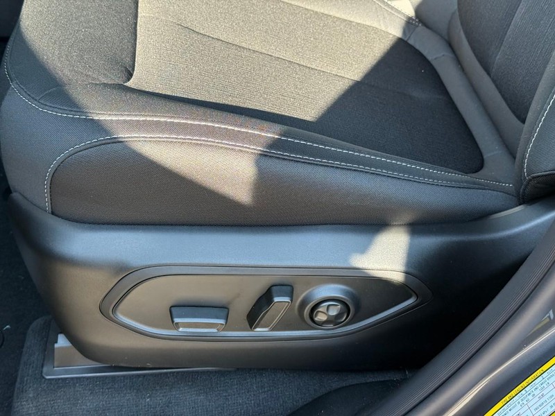 Jeep Grand Cherokee Vehicle Image 17