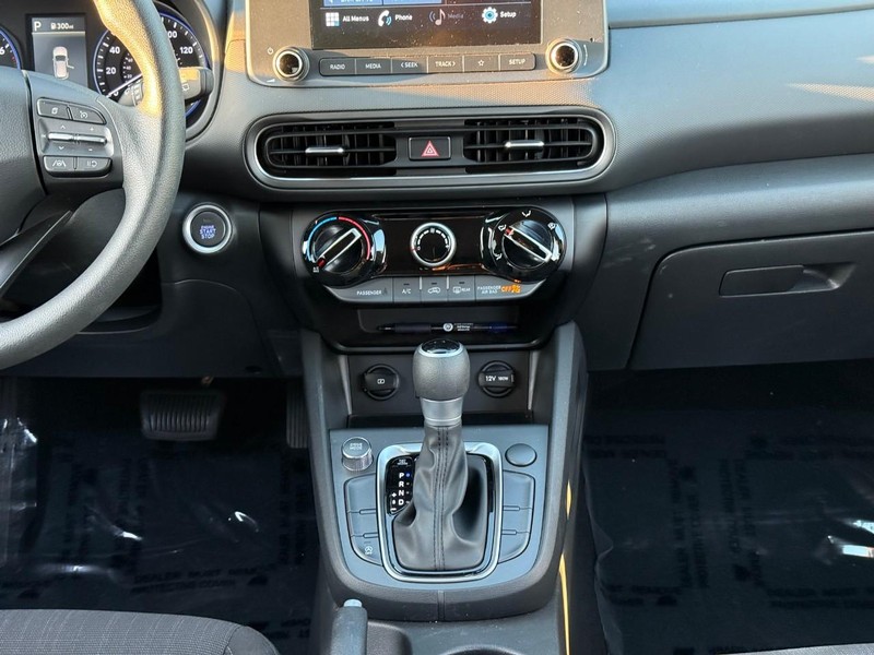 Hyundai Kona Vehicle Image 17