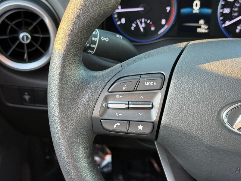Hyundai Kona Vehicle Image 22