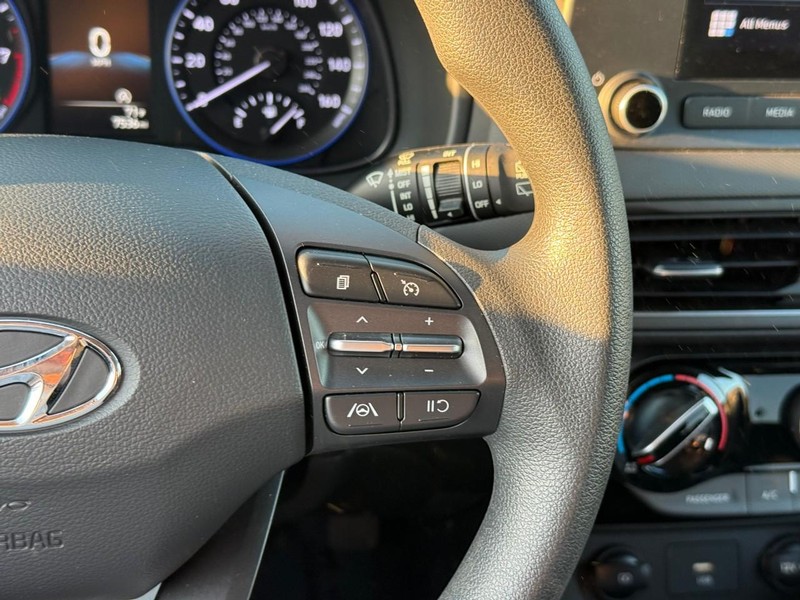 Hyundai Kona Vehicle Image 23