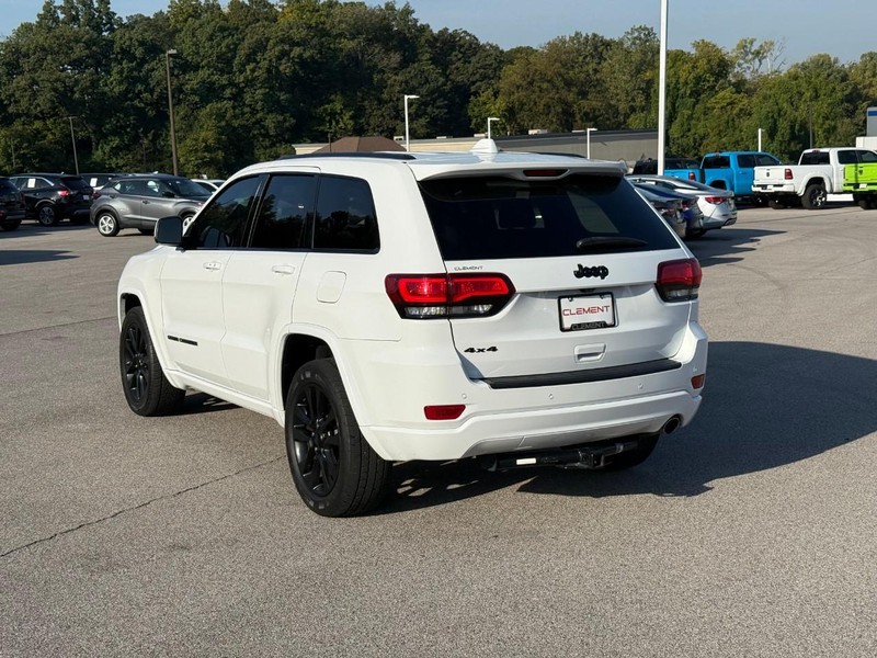 Jeep Grand Cherokee Vehicle Image 04