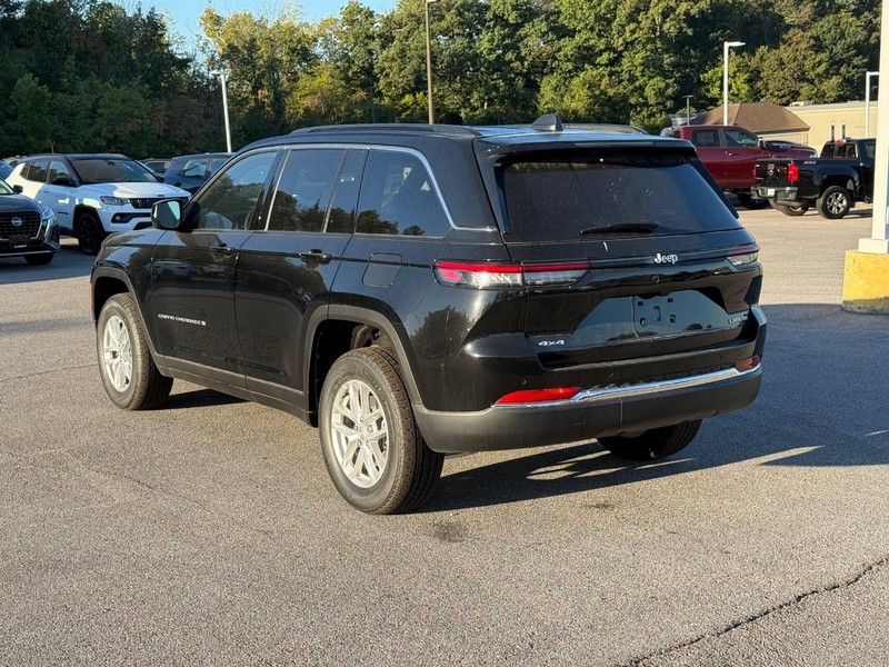 Jeep Grand Cherokee Vehicle Image 04