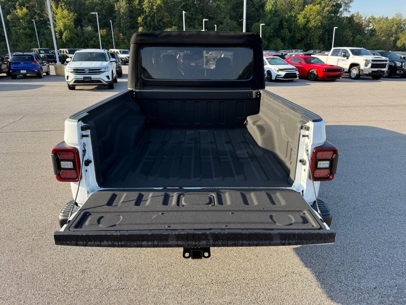 Jeep Gladiator Vehicle Image 07