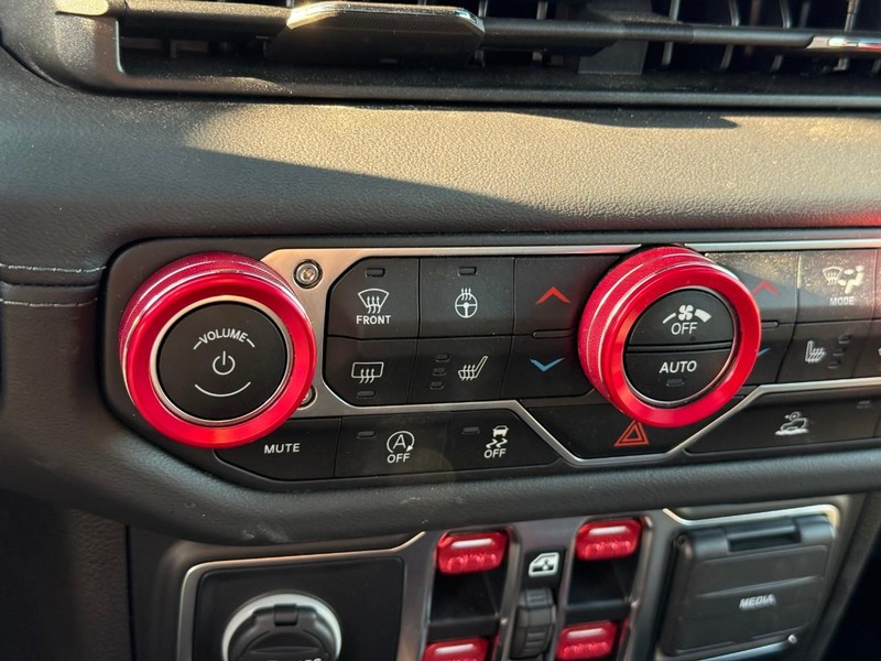 Jeep Gladiator Vehicle Image 19