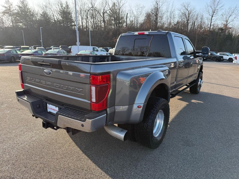 Ford Super Duty F-350 DRW Vehicle Full-screen Gallery Image 7