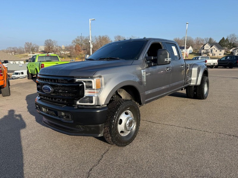 Ford Super Duty F-350 DRW Vehicle Full-screen Gallery Image 8