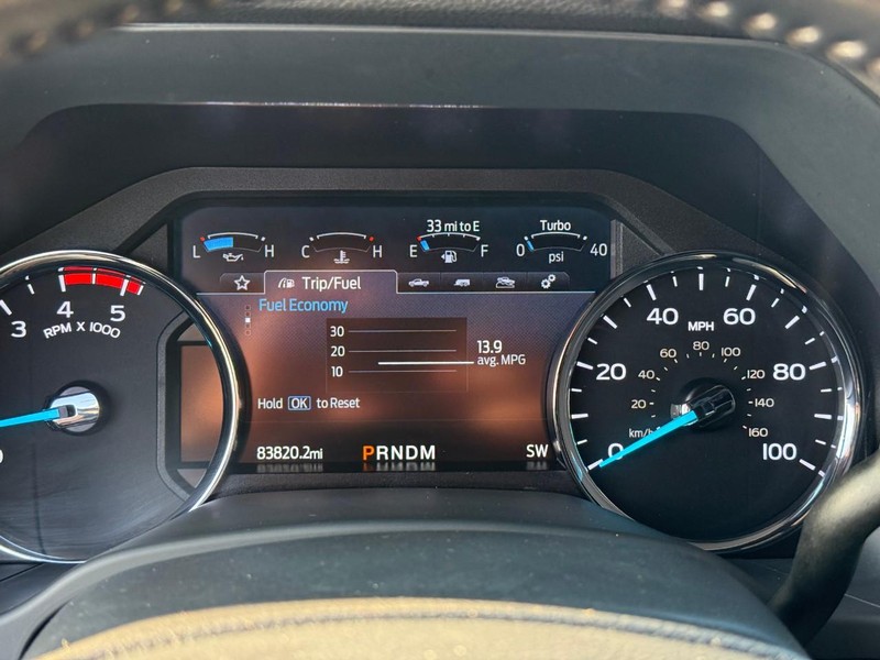 Ford Super Duty F-350 DRW Vehicle Full-screen Gallery Image 22