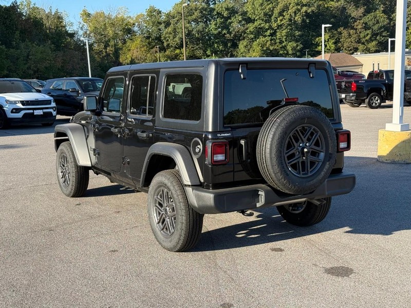 Jeep Wrangler Vehicle Image 04