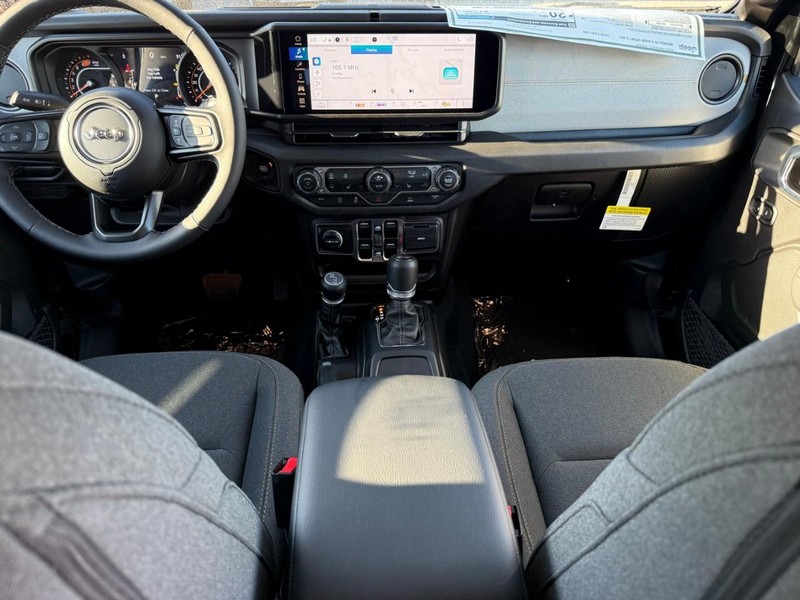 Jeep Wrangler Vehicle Image 08