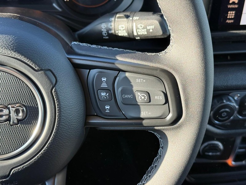 Jeep Wrangler Vehicle Image 16
