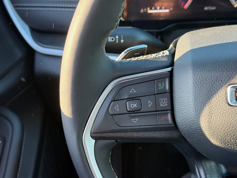 Jeep Grand Cherokee Vehicle Image 18