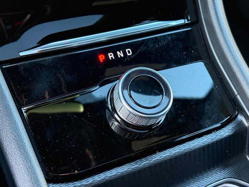 Jeep Grand Cherokee Vehicle Image 20