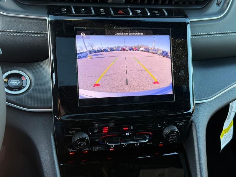 Jeep Grand Cherokee Vehicle Image 22