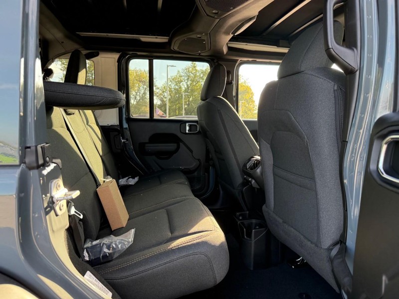 Jeep Wrangler Vehicle Image 07