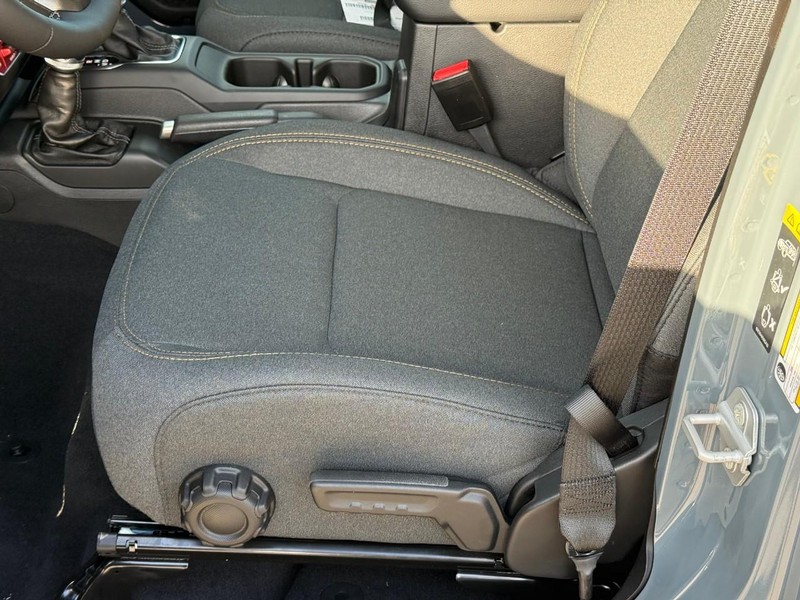 Jeep Wrangler Vehicle Image 14