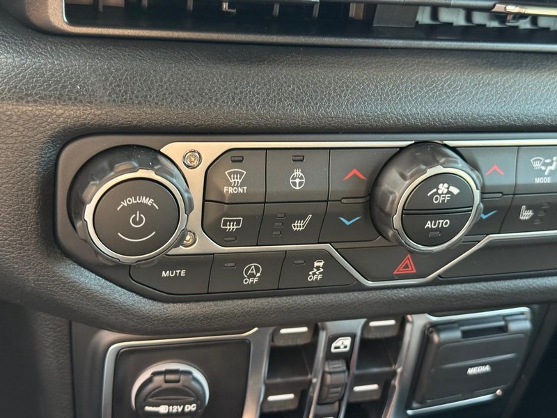 Jeep Wrangler Vehicle Image 18