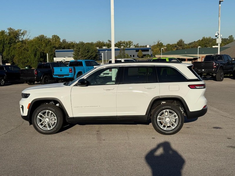 Jeep Grand Cherokee Vehicle Image 03