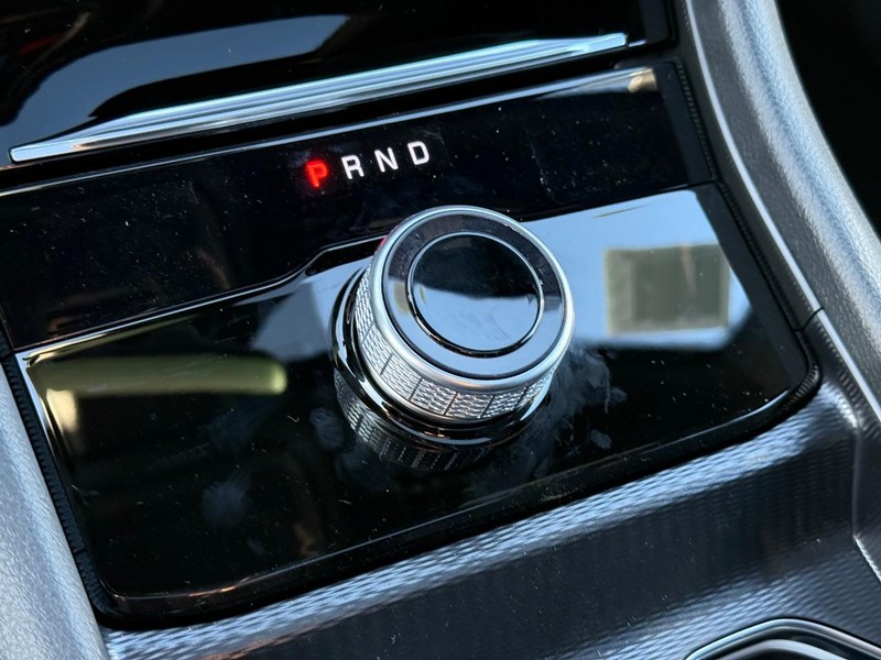 Jeep Grand Cherokee Vehicle Image 20