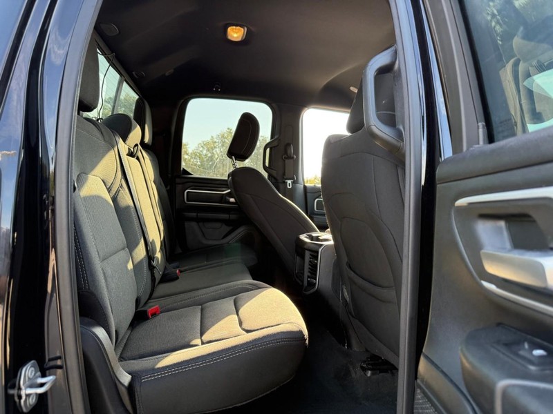 Ram 1500 Vehicle Image 14