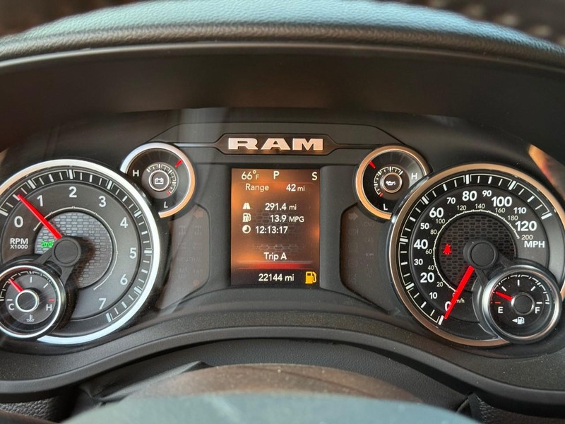 Ram 1500 Vehicle Image 23