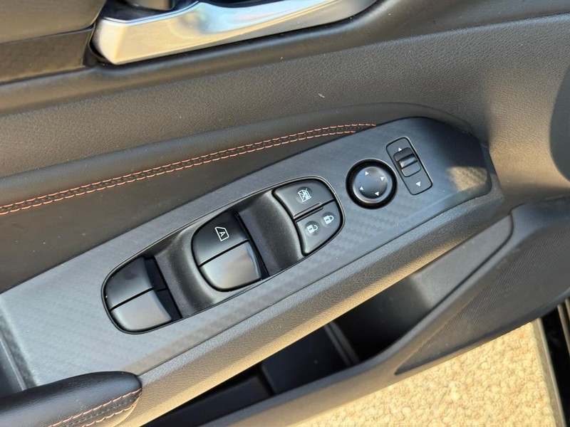 Nissan Altima Vehicle Image 21