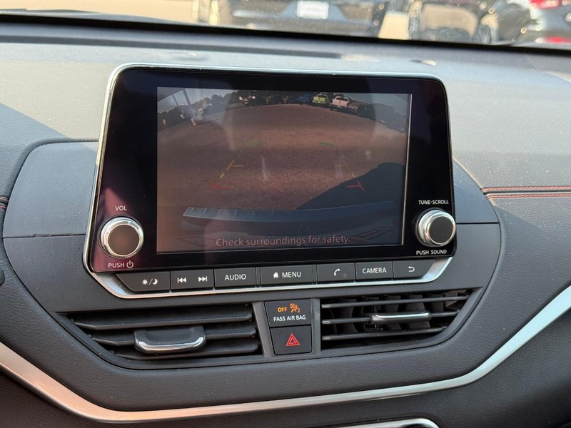 Nissan Altima Vehicle Image 29
