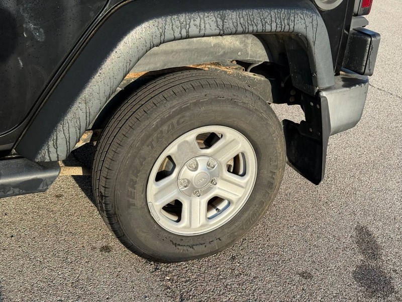 Jeep Wrangler Unlimited Vehicle Image 05