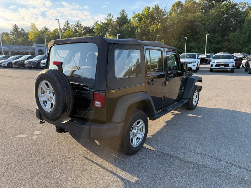 Jeep Wrangler Unlimited Vehicle Image 09
