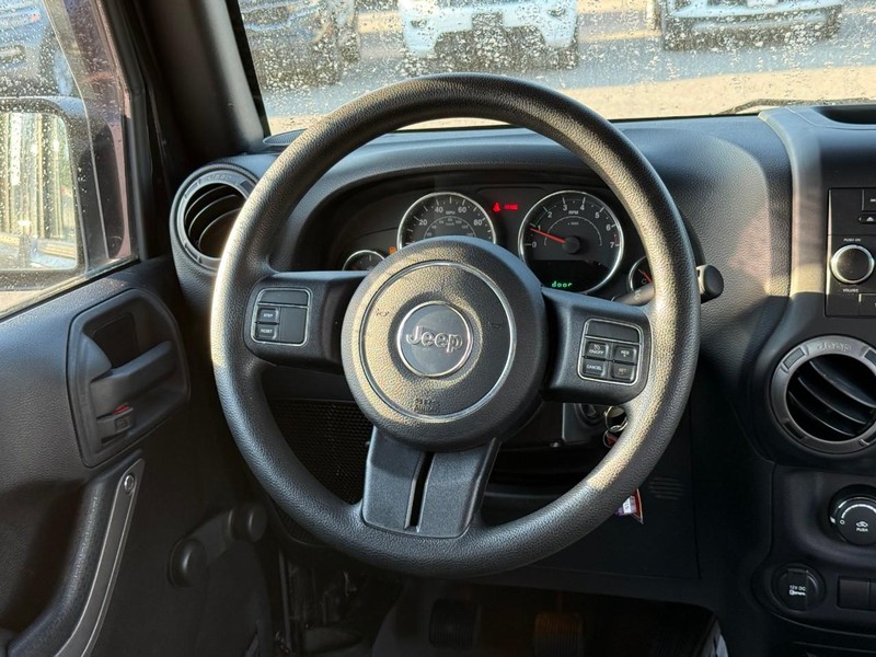 Jeep Wrangler Unlimited Vehicle Image 15