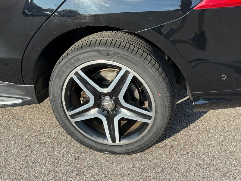 Mercedes-Benz GLE Vehicle Image 05