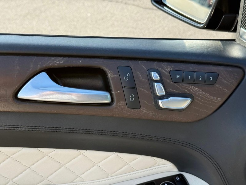 Mercedes-Benz GLE Vehicle Image 22