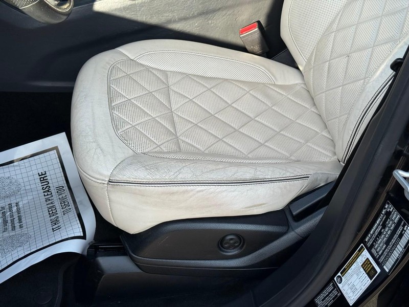 Mercedes-Benz GLE Vehicle Image 23