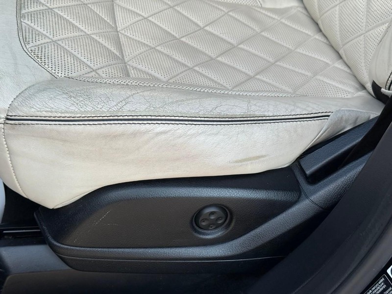 Mercedes-Benz GLE Vehicle Image 24