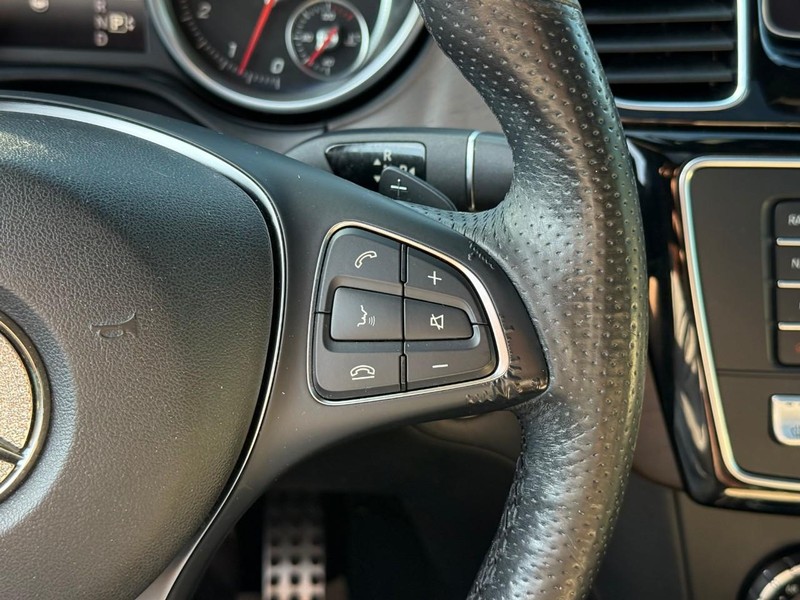Mercedes-Benz GLE Vehicle Image 26