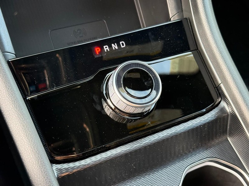 Jeep Grand Cherokee Vehicle Image 18