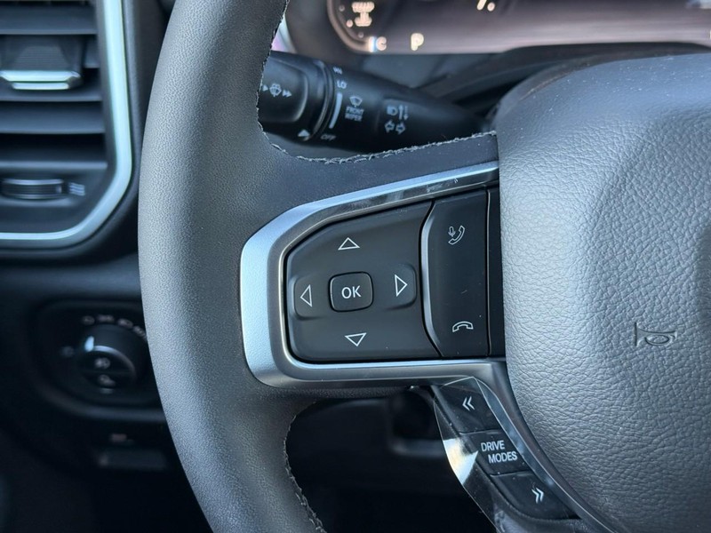 Ram 1500 Vehicle Image 16
