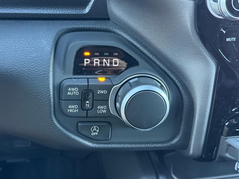 Ram 1500 Vehicle Image 18