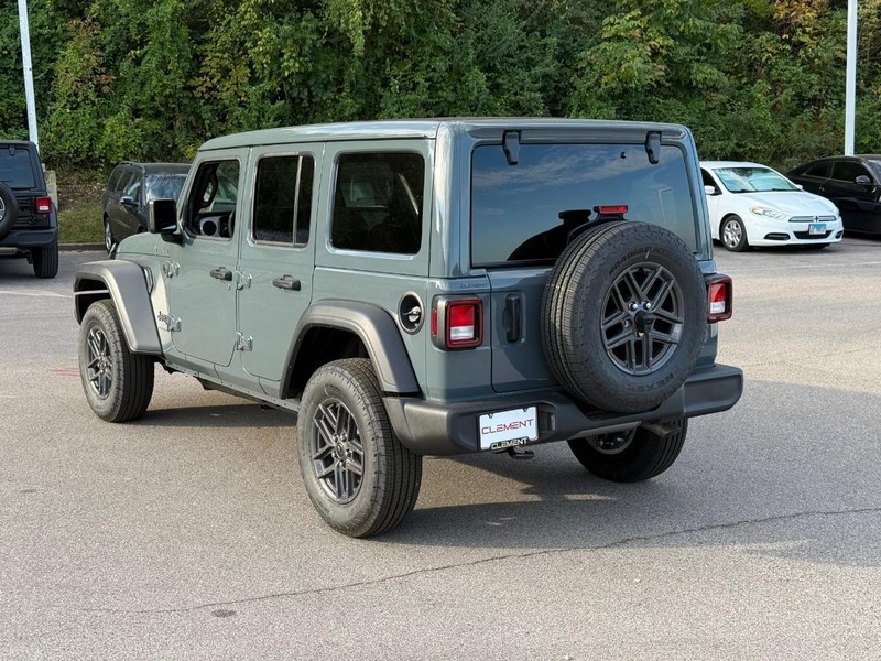 Jeep Wrangler Vehicle Image 04
