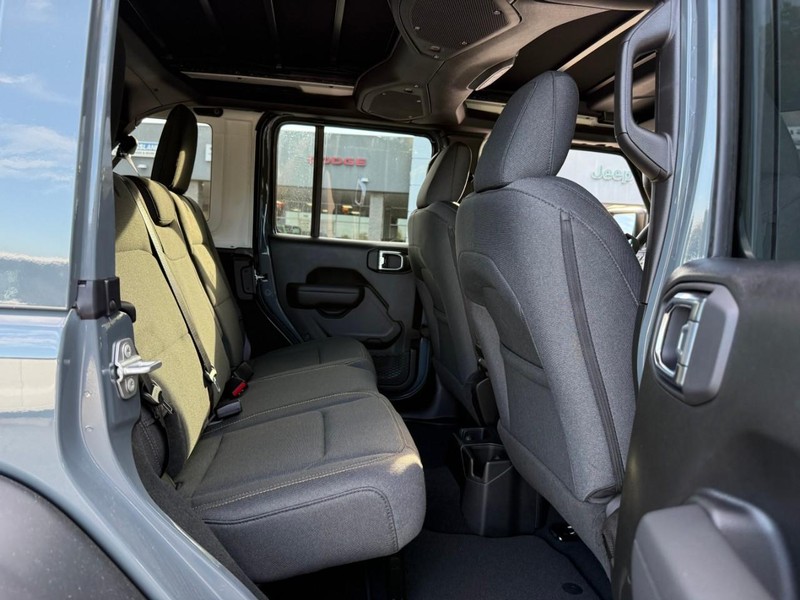 Jeep Wrangler Vehicle Image 07