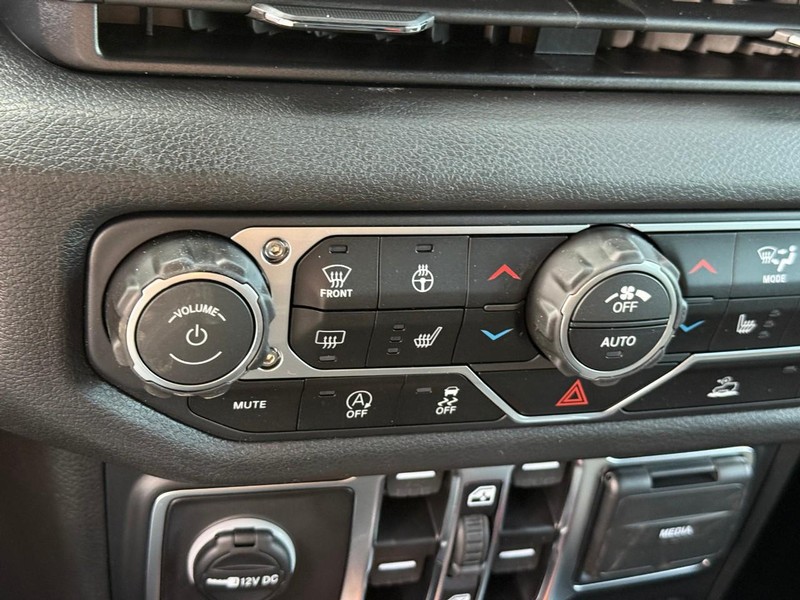 Jeep Wrangler Vehicle Image 18