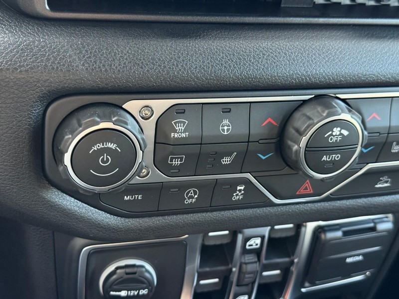 Jeep Wrangler Vehicle Image 18
