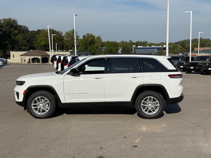 Jeep Grand Cherokee Vehicle Image 03