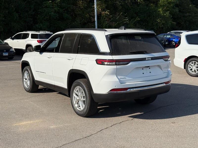 Jeep Grand Cherokee Vehicle Image 04