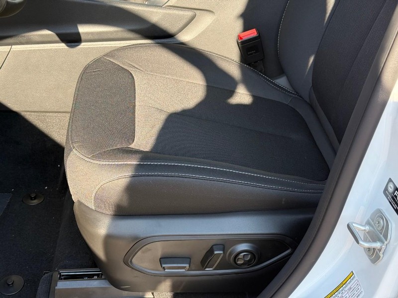 Jeep Grand Cherokee Vehicle Image 17