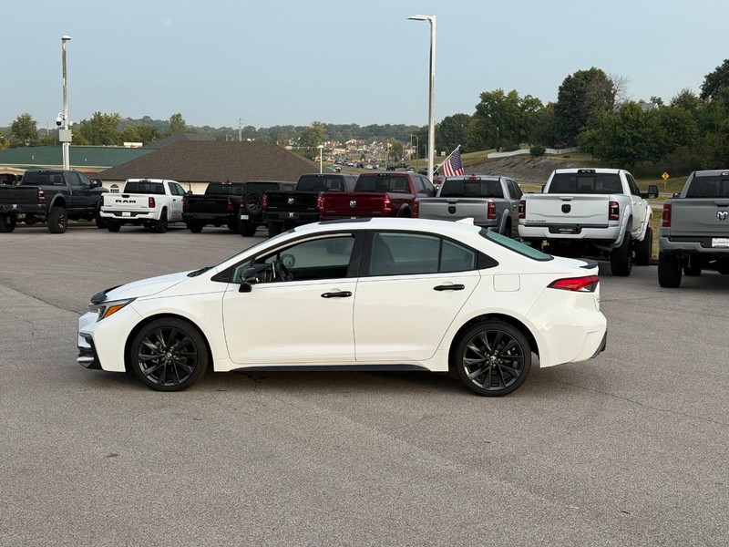 Toyota Corolla Vehicle Image 03