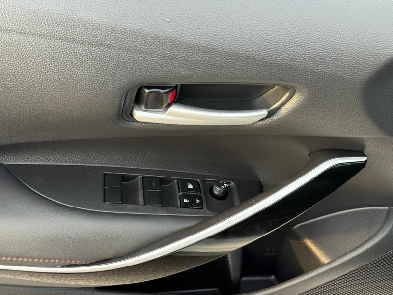 Toyota Corolla Vehicle Image 18